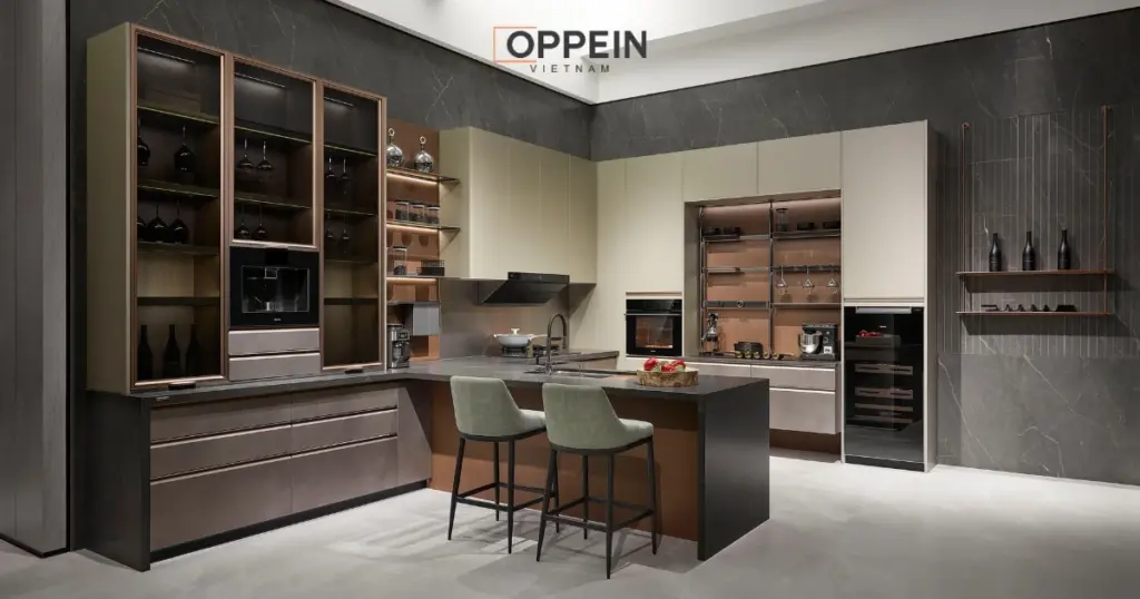 Mẫu tủ bếp chung cư 70m² thoáng mở