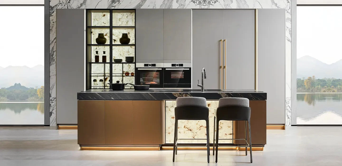 Tủ bếp gỗ công nghiệp phong cách châu Âu hiện đại kèm đảo bếp – HOUMAS