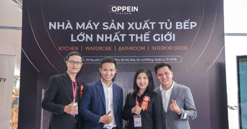 Oppein - Đơn vị thiết kế và thi công tủ bếp cánh kính hiện đại tại TP.HCM